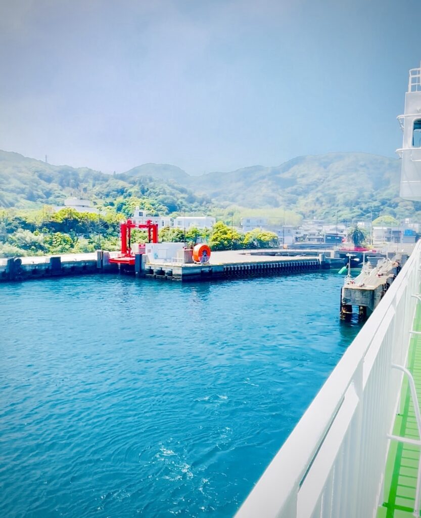 長崎から香川へ向かう自走旅で利用した佐賀関港発フェリーからの海の景色