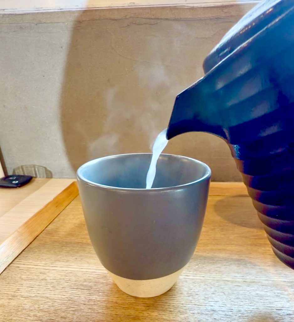 注文して運ばれてきた蕎麦湯